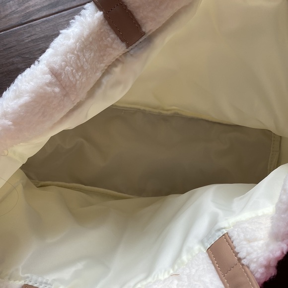 Wantable Sherpa tote - Picture 3 of 5